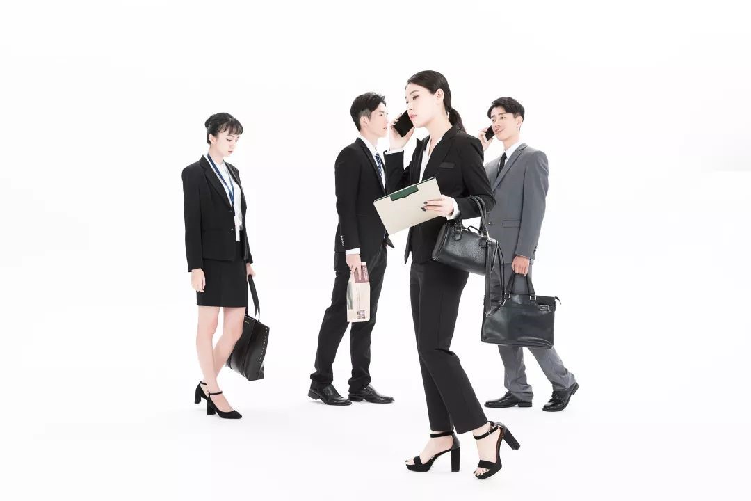 長沙炭河服飾有限公司,長沙西服定制公司,工作服定制,沖鋒衣定制,T恤定制