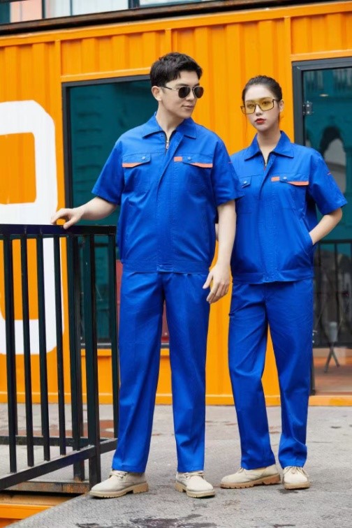 長(zhǎng)沙炭河服飾有限公司,長(zhǎng)沙西服定制公司,工作服定制,沖鋒衣定制,T恤定制