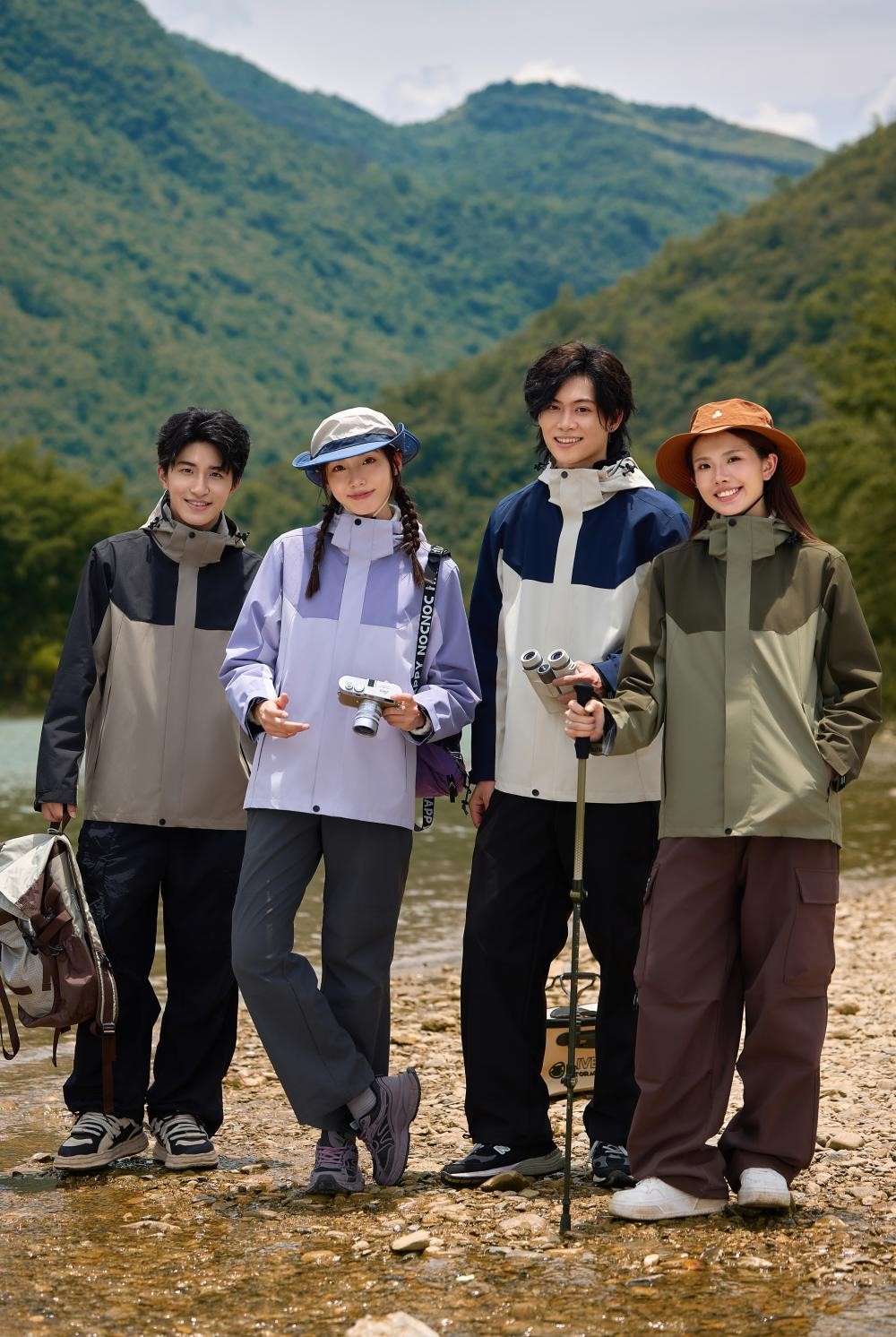 長沙炭河服飾有限公司,長沙西服定制公司,工作服定制,沖鋒衣定制,T恤定制